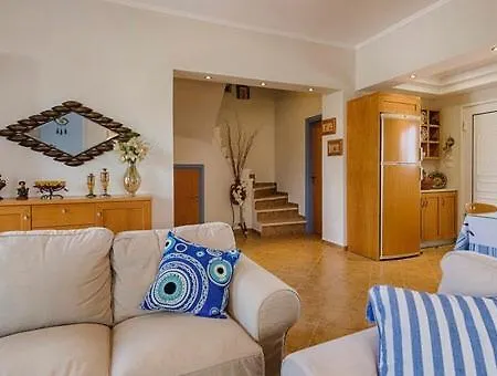 Del Mar Villa Gennadi