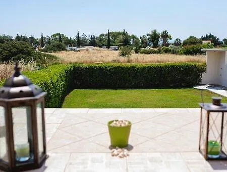 Del Mar Villa Gennadi